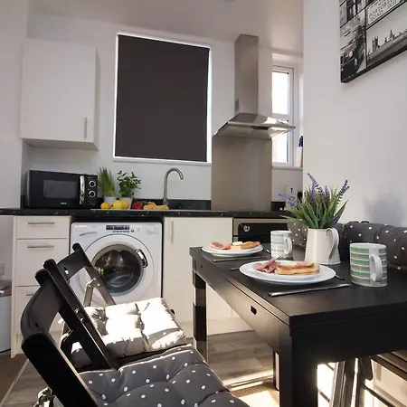Apartment Diamond - Moseley Mews *