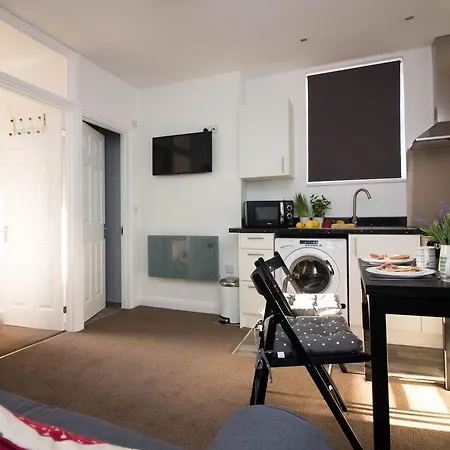 Apartment Diamond - Moseley Mews *