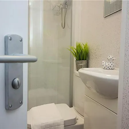 Diamond - Moseley Mews Apartment *